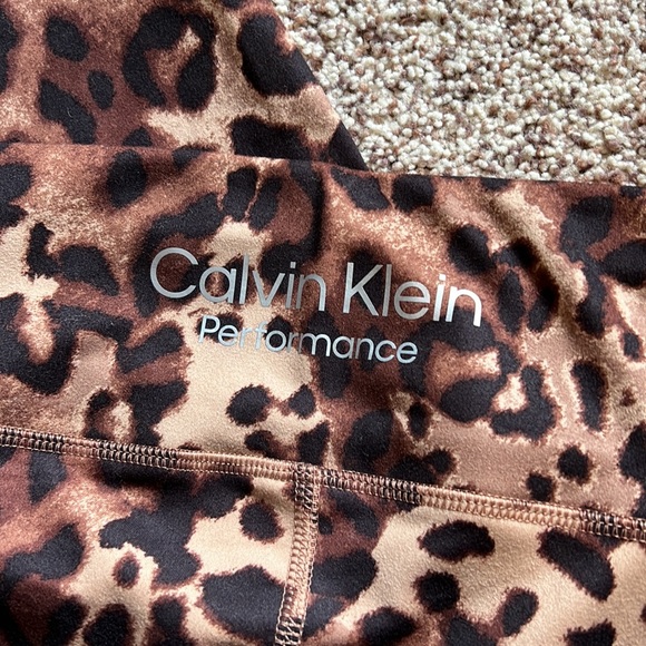 Calvin Klein leopard print Capri leggins - Picture 4 of 4
